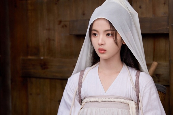 8位被讚演技進步的陸劇女星!《墨雨雲間》吳謹言、楊超越驚豔,95小花周也越演越好!