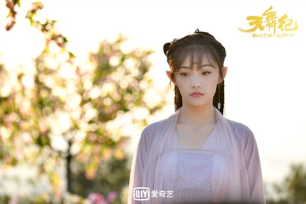 于正旗下藝人發展近況！許凱發展最好，《墨雨雲間》再次捧紅吳謹言，王星越被力捧！