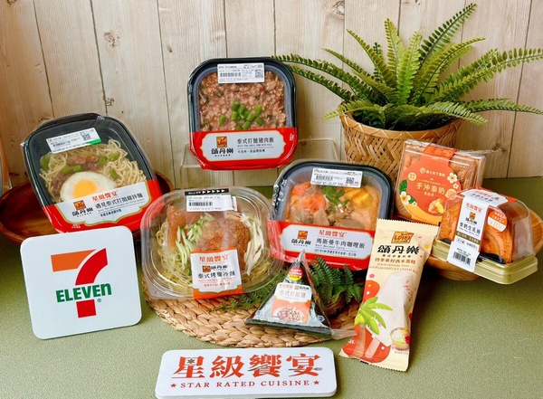 7-11「夏季話題美食」登場!臺虎鳳梨椰椰思樂冰、泰奶生乳捲、醜比頭白桃銅鑼燒超欠吃