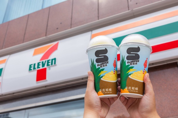 7-11「夏季話題美食」登場!臺虎鳳梨椰椰思樂冰、泰奶生乳捲、醜比頭白桃銅鑼燒超欠吃