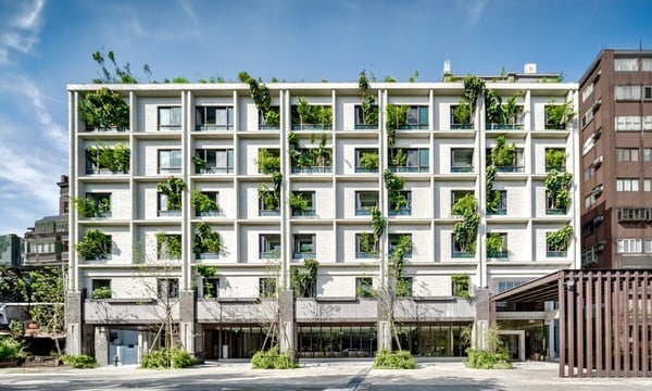 買一送一住宿優惠！礁溪住宿推薦「冠翔泉旅」新開幕，綠植包圍爽泡湯，再享買一送一