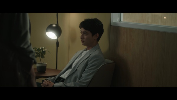 網議《誰是被害者2》10大疑問+出戲點﻿﻿﻿：林明誠為何要裝瘸腿？張檢口音最出戲？
