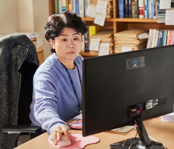 《她的日與夜》劇情看點+角色介紹:李姃垠變身飆演技,與崔振赫、白敘厚三角戀超心動