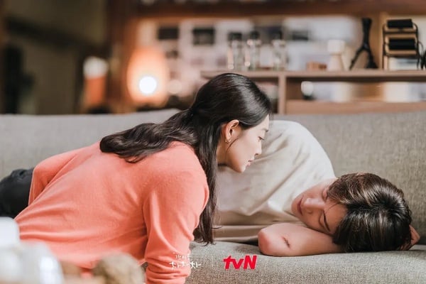 網推8部「錯過可惜」Netflix療癒系愛情韓劇!《海岸村》暖意十足,它被封愛情劇天花板