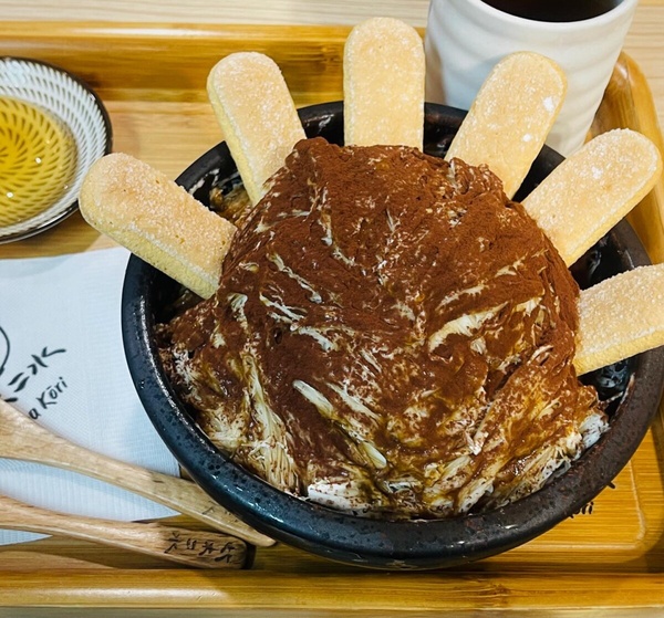 台中冰店推薦！網美必拍日系冰品、超平價的芒果冰、超吸睛的巨無霸榴槤冰都在這