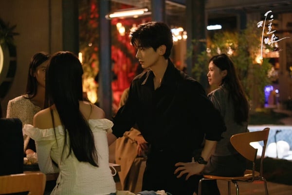 《難哄》劇情看點&amp;amp;amp;amp;amp;amp;amp;角色介紹：人氣超越《偷偷藏不住》、白敬亭暗戀章若楠9年超揪心！