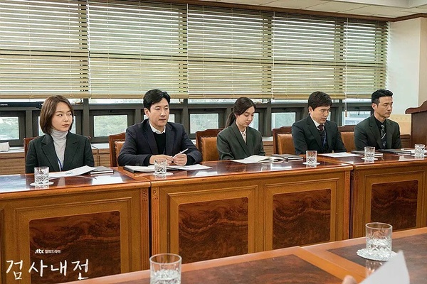 8部不期待卻超好看Netflix韓劇！《政壇旋風》《她的日與夜》意外好看，它被封黑馬神劇