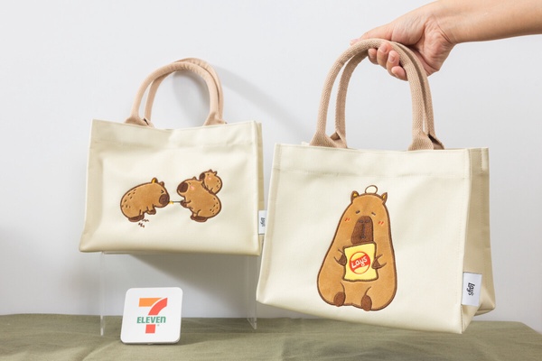 7-11「卡皮巴拉」水豚周邊登場!樂事X卡皮水豚絨毛玩偶太可愛,再推狗掌卡士達雞蛋糕