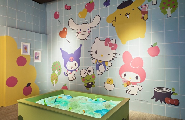 Hello Kitty現身！Hello Kitty蘋果村親子餐廳插旗台北101