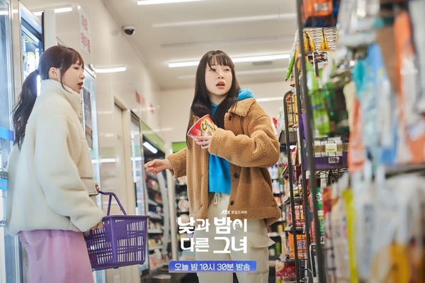 Netflix《她的日與夜》演員介紹!李姃垠出道33年初當女主,白敘厚本來也要以男團出道