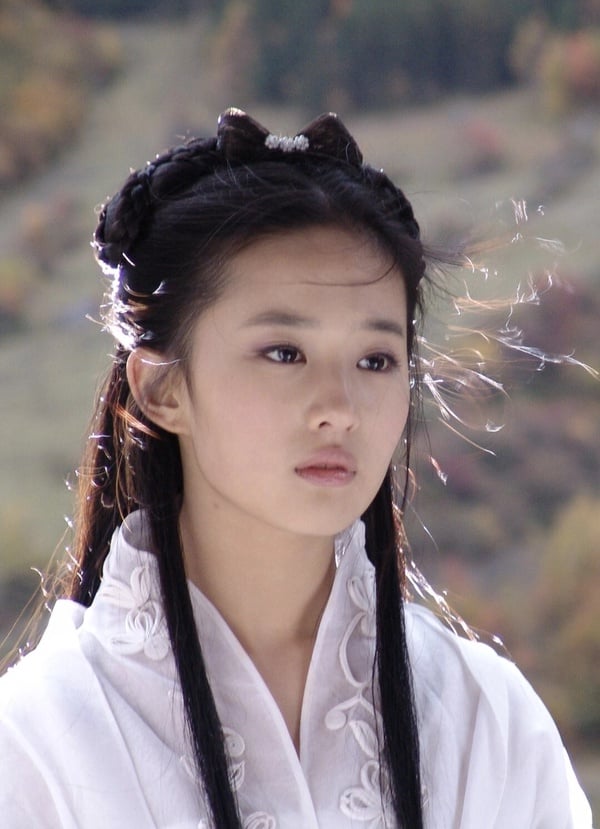 10位古裝劇「清冷感妝造」最出圈女星！《墨雨雲間》吳謹言反差超大，劉亦菲這部太經典