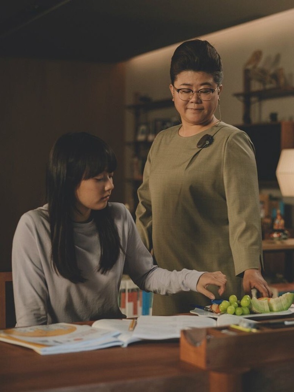 「李姃垠」人物全解析：曾因沒有演戲天賦患「鏡頭恐懼」，交往10年前男友也是演員！