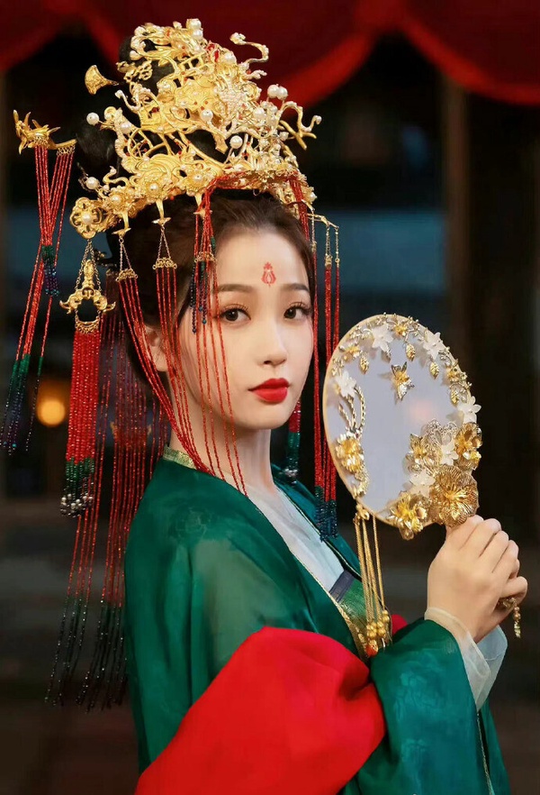 網評古裝劇最愛的大婚造型TOP10!《墨雨雲間》婚服藏玄機,《長相思》第十,冠軍真的美