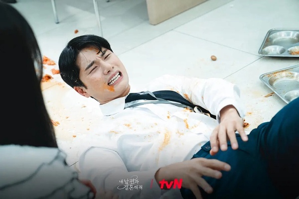 張娜拉新劇收視好狂！2024韓劇首播收視TOP10，《淚之女王》第5輸《好搭擋》，冠軍是它