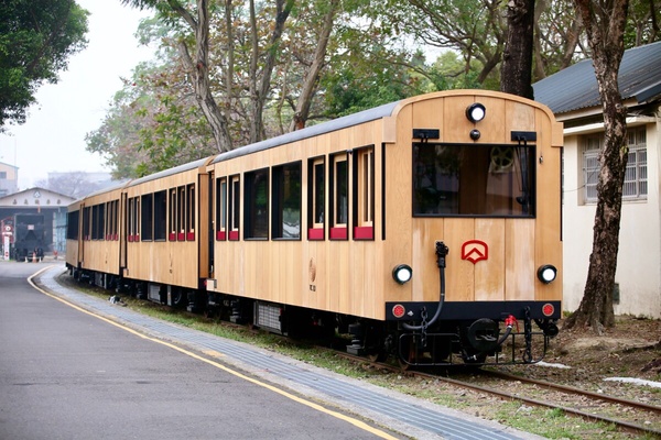 阿里山檜木火車「福森號」即將正式營運！舒適座椅、質感車廂重磅登場！