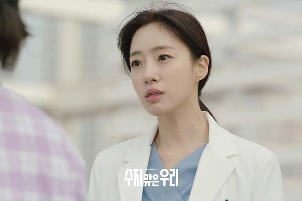 近期最熱門韓劇TOP10！《紅天鵝》第6，《好搭擋》第3輸《她的日與夜》，冠軍是大黑馬