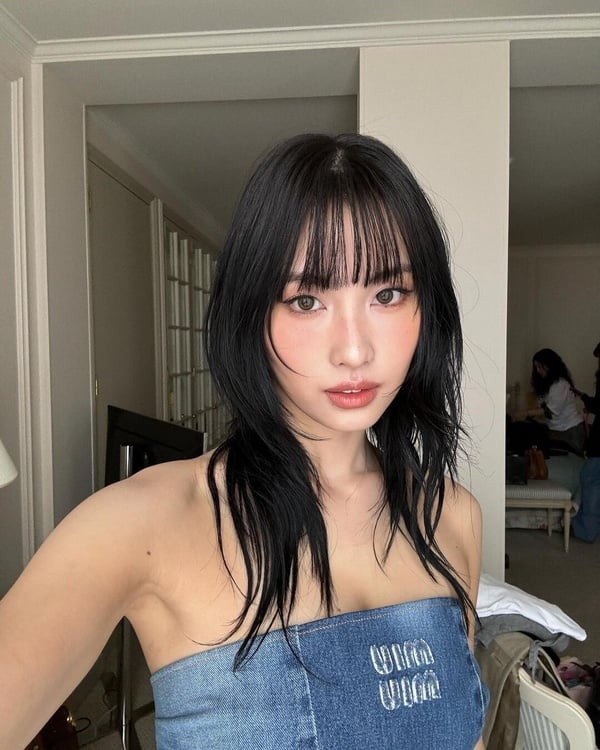 十位最適合齊瀏海的女偶像:Lisa黑長直造型被讚回春顏巔,她被粉絲稱作是人間富江!