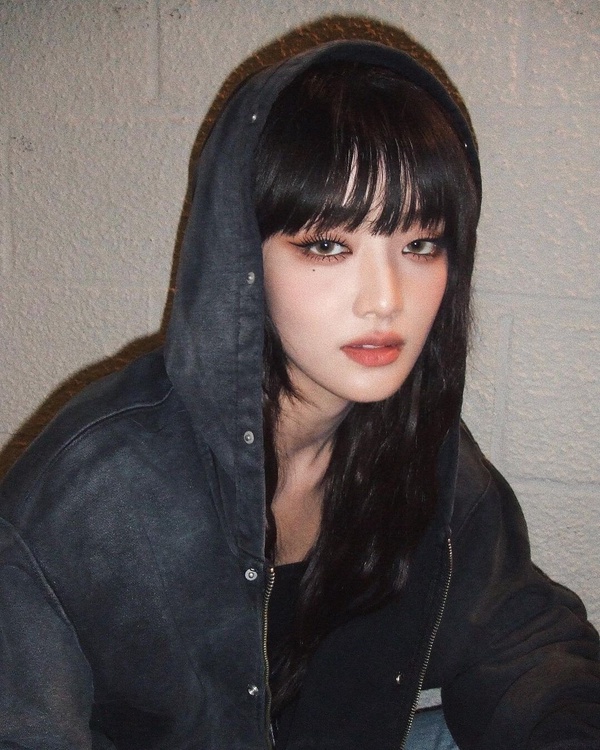 十位最適合齊瀏海的女偶像:Lisa黑長直造型被讚回春顏巔,她被粉絲稱作是人間富江!