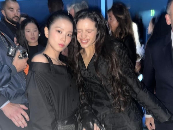 Jisoo最美10套Dior時裝週造型！Jisoo憑「這套」Dior造型，拿下年度價值最高IG貼文！