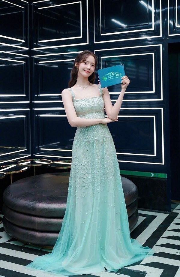潤娥青龍美成仙!紅毯美成經典的韓劇女星,孫藝珍、秀智美出天際,金憓秀更是堪稱傳奇