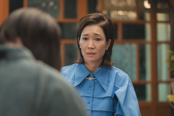 韓劇國民媽媽!《她的日與夜》李姃垠當過孔曉振李鐘碩媽,她連《寄生上流》導演都搶合作