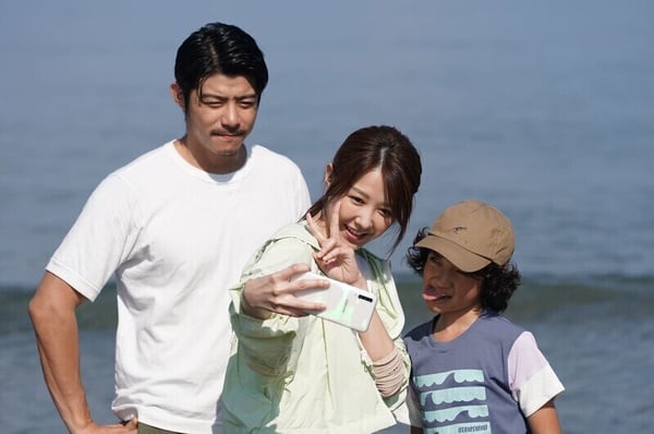 網推10部Netflix「必看愛情劇」！《我們不能是朋友》好禁忌，第二部主角演完變真情侶