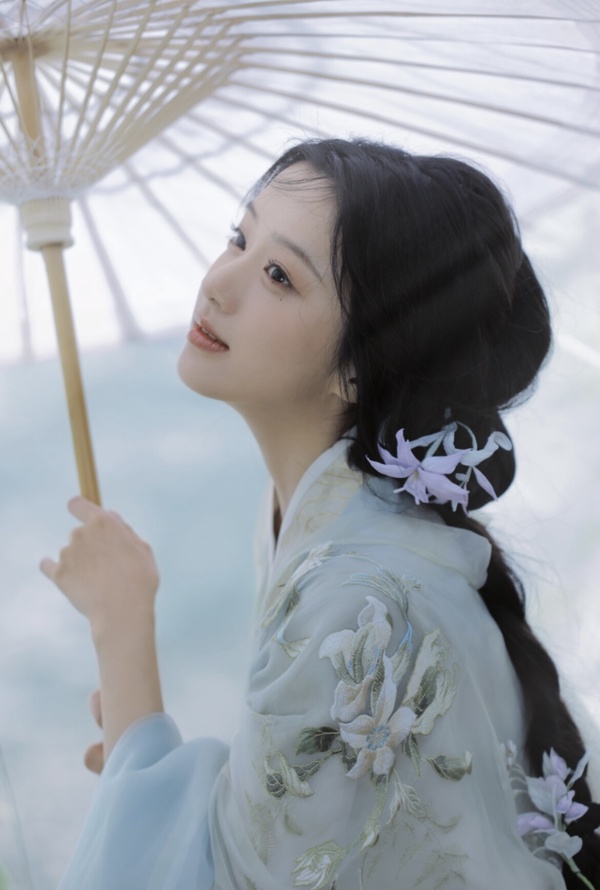 陸劇新晉00後小花崛起：《度華年》趙今麥資深作品多、「她」曾被罵卻靠演技翻身！
