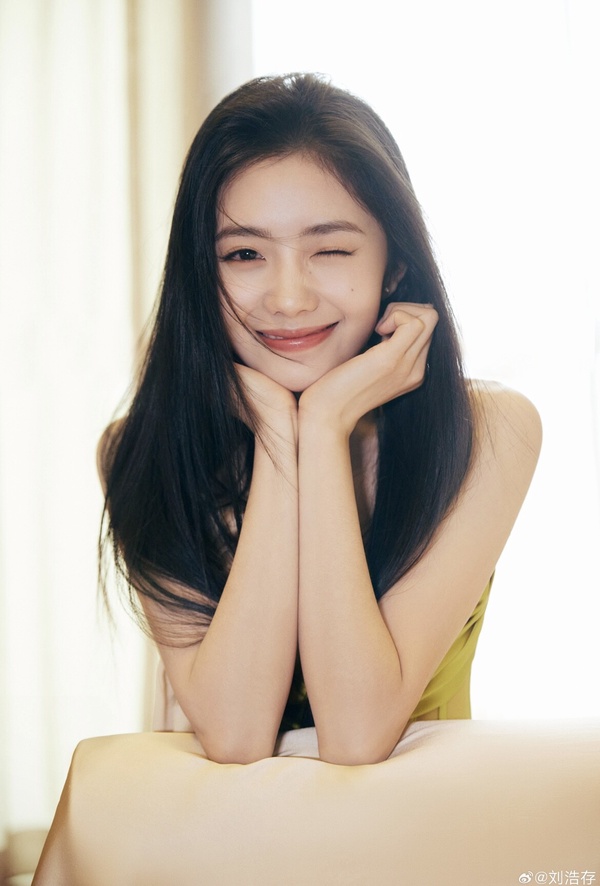 陸劇新晉00後小花崛起：《度華年》趙今麥資深作品多、「她」曾被罵卻靠演技翻身！