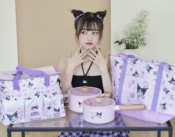 7-11「酷洛米」集點登場!酷洛米30公分玩偶、拍拍燈、合室椅、大頭兩用包等40款一次看
