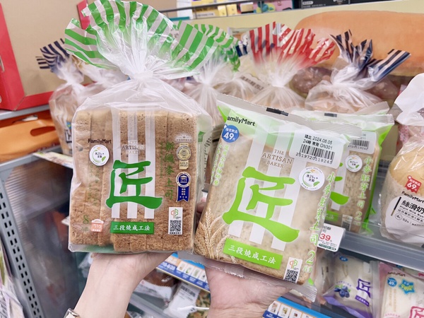 比買一送一強！全家好咖日一日限定咖啡優惠：美式咖啡、拿鐵皆買6送6、鬆餅也買6送3！