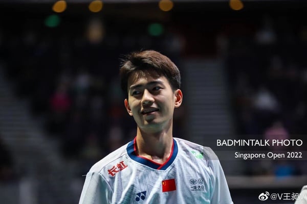 「羽球男神」王昶的8件事：顏值根本偶像劇男主，球感好又是學霸，緋聞女友是「她」？
