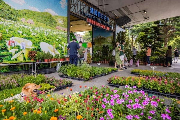 七夕情人節台北新北情侶約會地標景點推薦4：建國假日花市
