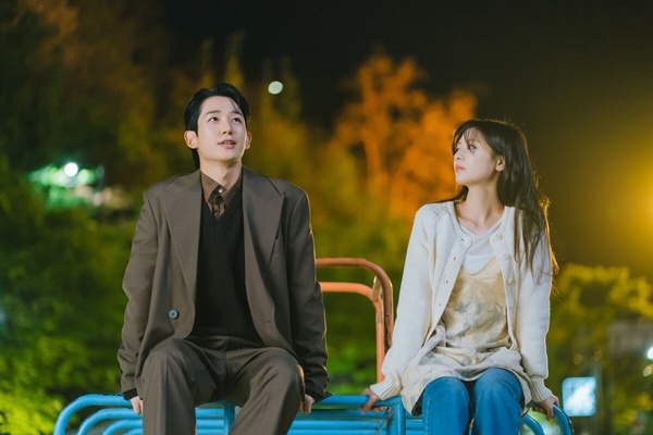 近期最熱門韓劇TOP10!《是偶然嗎》打敗《她的日與夜》&《紅天鵝》登第4,冠軍是大黑馬