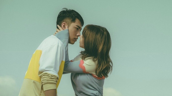 網推Netflix「值得一看」愛情國片！許光漢《青春18×2》好純愛，第5部日韓都翻拍！