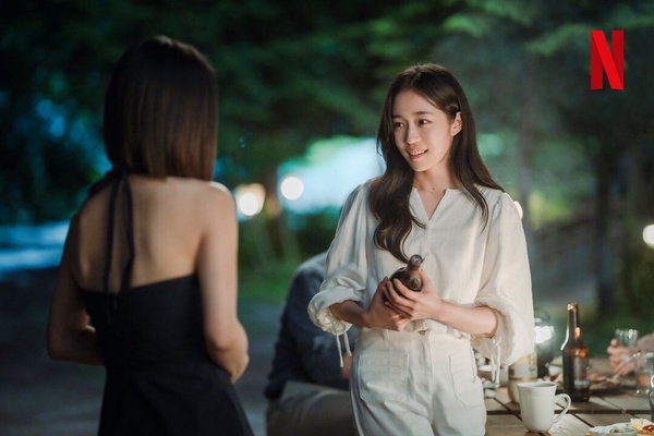 Netflix《無聲蛙鳴》看點+劇情介紹：李姃垠化身警察局長辦案，高旻示瘋癲邪笑超驚悚！