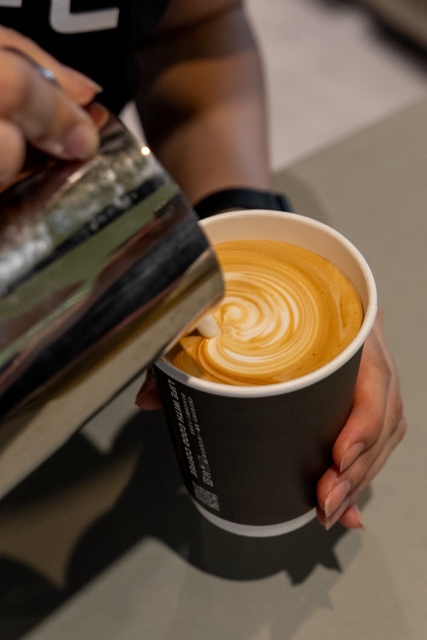 咖啡控開喝！日本人氣咖啡「NO COFFEE」台灣首店開幕，台灣限定可頌必吃還有黑色拿鐵