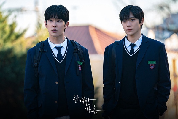 近期韓劇首播收視TOP8！《浪漫這一家》第3輸《媽媽朋友的兒子》，冠軍從頭精彩到尾！
