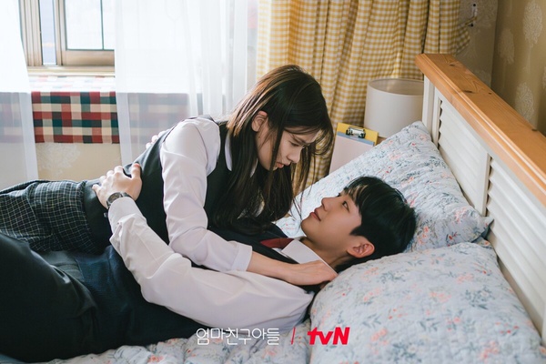 近期韓劇首播收視TOP8！《浪漫這一家》第3輸《媽媽朋友的兒子》，冠軍從頭精彩到尾！