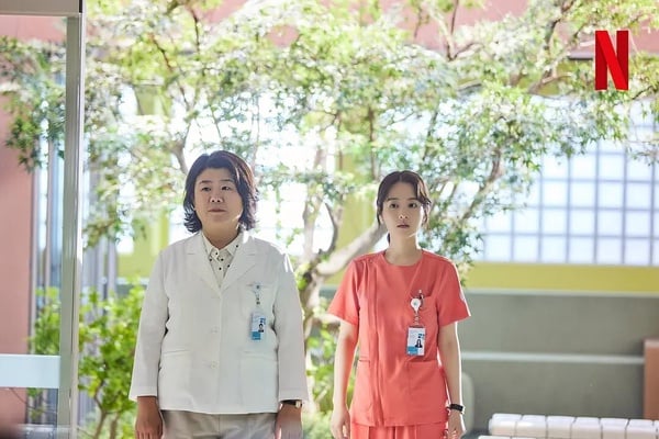 8部「一看就停不下來」Netflix韓劇!IU《德魯納酒店》百看不厭,第2、3部從頭精彩到尾