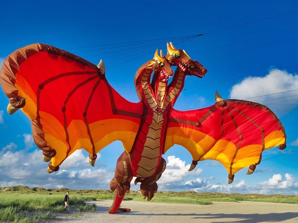 首次曝光 十層樓高恐龍快閃新竹！2024新竹風箏節「Dragon Day」 8/31～9/1 百龍出行！