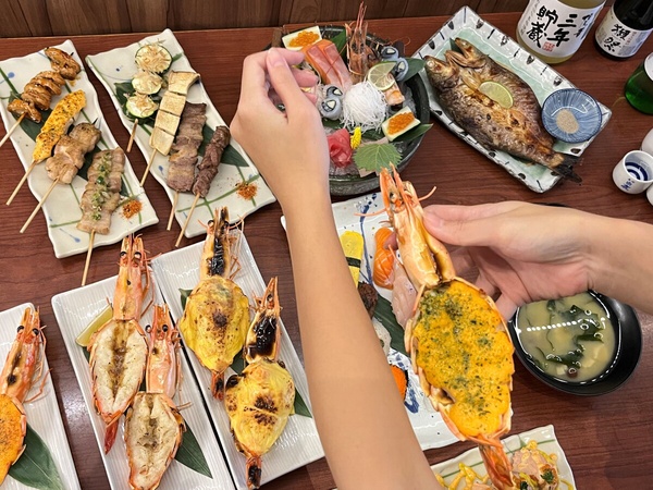 買一送一！9月生日優惠餐廳：飯店免費吃到飽、王品買一送一、壽星生日巨蝦免費吃！