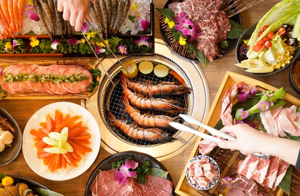 買一送一！9月生日優惠餐廳：飯店免費吃到飽、王品買一送一、壽星生日巨蝦免費吃！