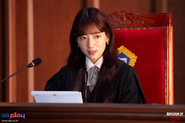 《來自地獄的法官》劇情、角色介紹：朴信惠演技大爆發，惡魔私刑取代法庭判決