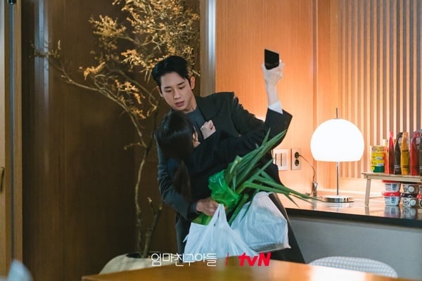 近期韓劇「收視排行」TOP8！《因為不想吃虧》第6輸《媽媽朋友的兒子》，冠軍斷層第一