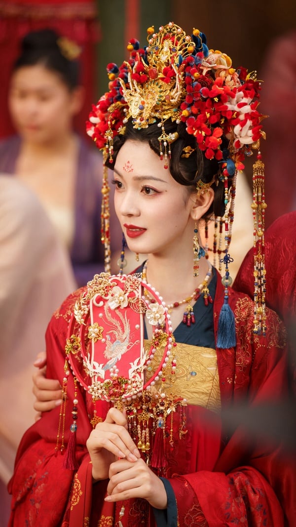 2024古裝劇大婚10個紅嫁衣！《柳舟記》結局王楚然美翻，趙今麥華麗，李沁這套卻被嫌醜