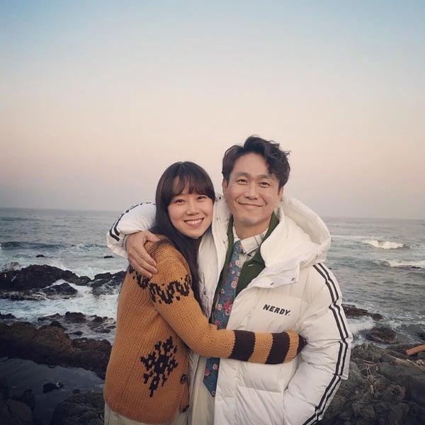 韓劇《問星星吧》看點&amp;amp;amp;amp;amp;amp;amp;amp;amp;amp;amp;amp;amp;amp;amp;amp;amp;amp;劇情介紹：孔曉振時隔6年回歸，與婦產科醫生李敏鎬殺出愛火！