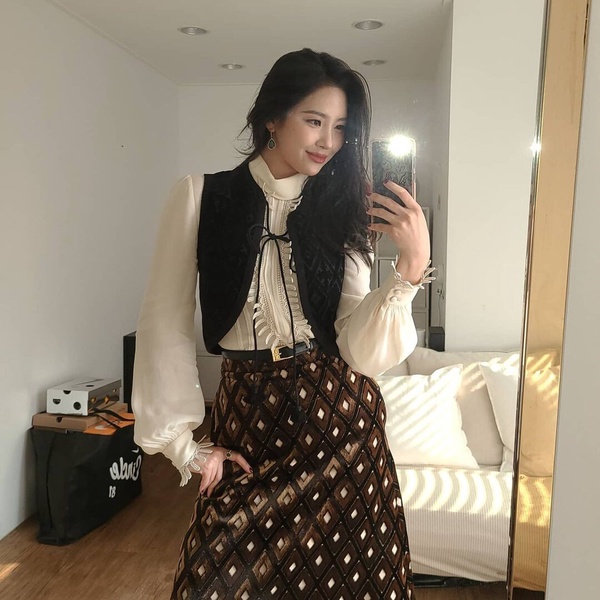 盤點秋季型韓國女偶像代表、秋季穿搭推薦：黃皮女孩救星！