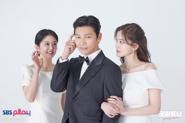 《好搭檔》幕後彩蛋!李準韓曾是張娜拉鼓手,郭時暘是張娜拉粉絲,還花錢加入粉絲會!