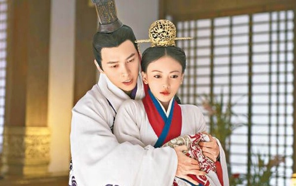 《延禧攻略》CP成真！吳謹言驚喜宣布與洪堯領證結婚，甜蜜寫下「今天領的」！