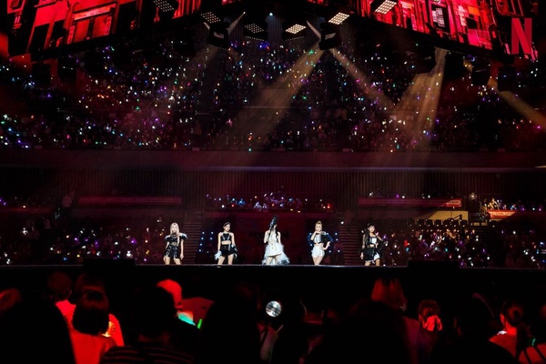 追星族10個崩潰瞬間：巡演沒有台灣場、團體無預警解散，「這點」真的讓人超抓狂！